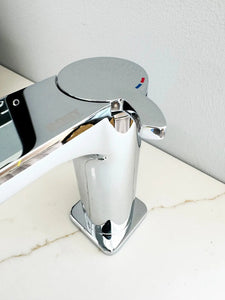 Moon faucet lever detail. Apply a smooth moving to back to increase the water flow and temperature. Progressive cartridge technology.